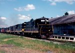 SCL GP7 #871 leads Waycross bound train #376 with units SCL 1743 U33B, 866 GP7, 317 U18B, 1754 U36B & 542 GP38-2 